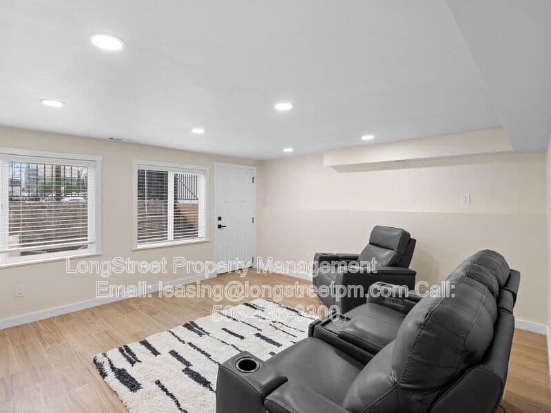 Portland House: 2812 NE Bryant St