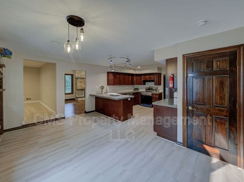 Morganville House: 17 Bauers Ln