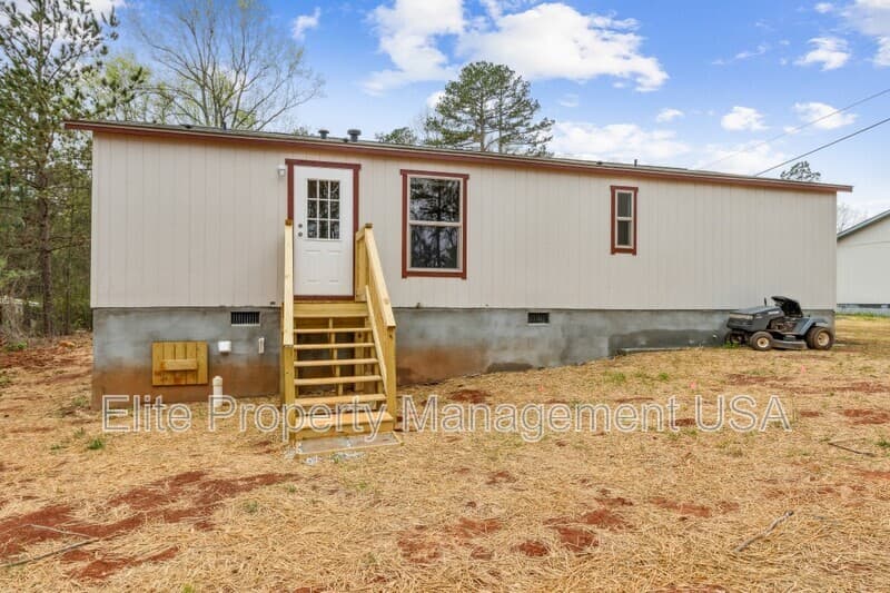 Gainesville House: 3530 Suggs Road