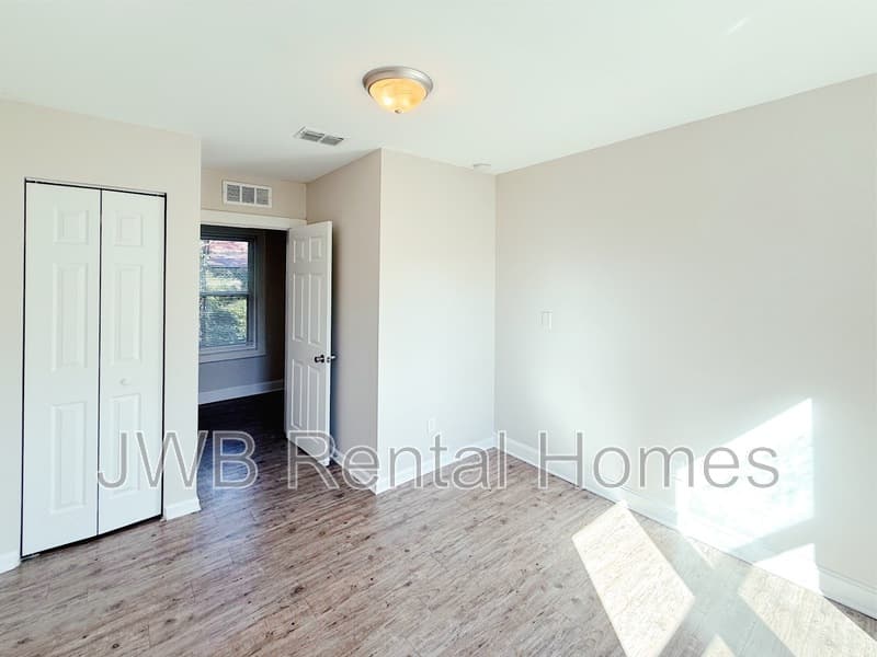 Jacksonville House: 3048 Dignan St