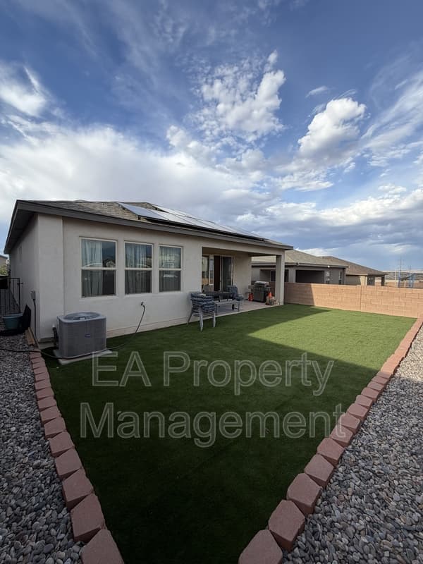 Rio Rancho House: 6742 Clayton Dr NE