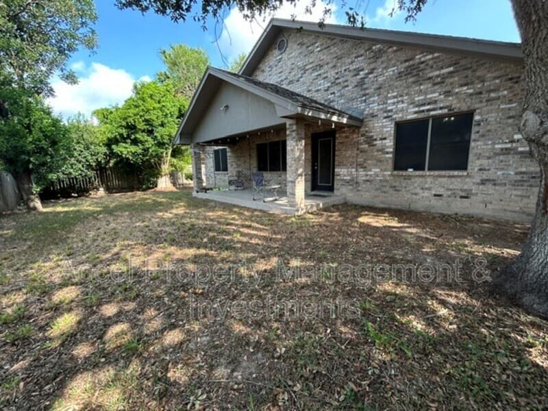 San Juan House: 214 W 17th St