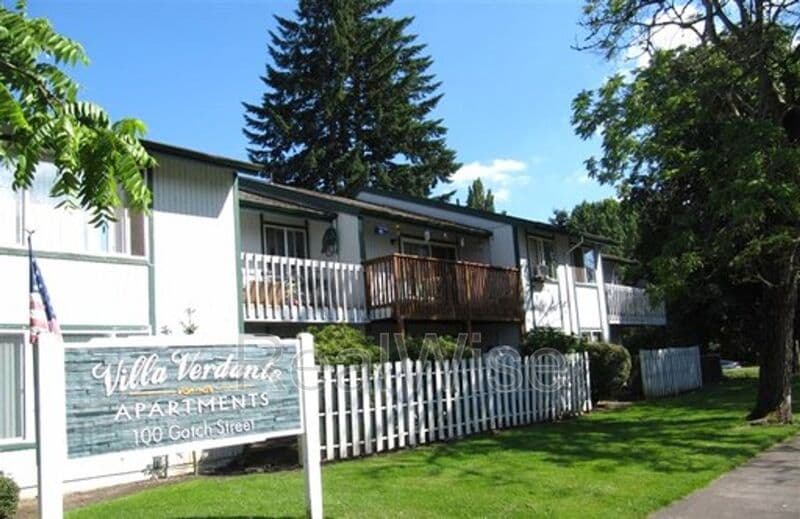 Woodburn Condo: 100 Gatch St
