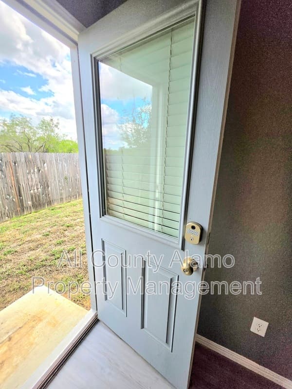San Antonio House: 20444 Fire Stone
