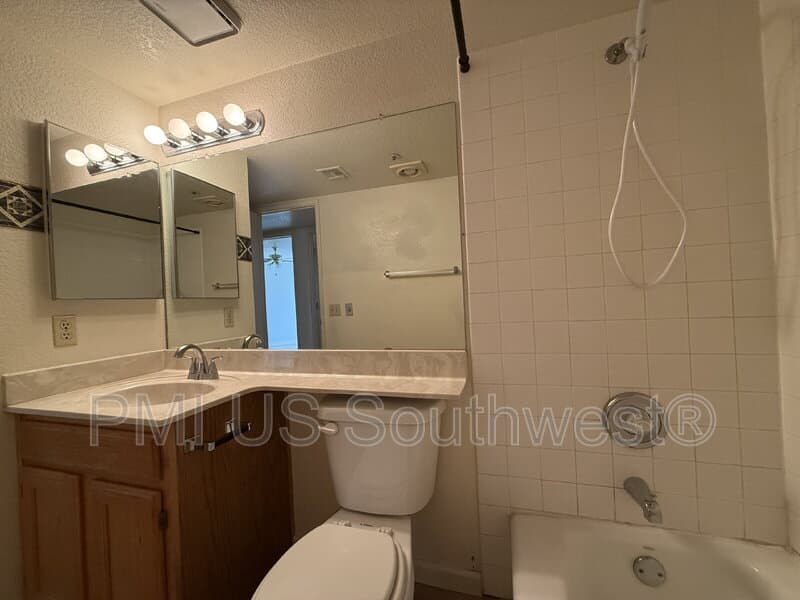 Bullhead City Condo: 1611 Highway 95