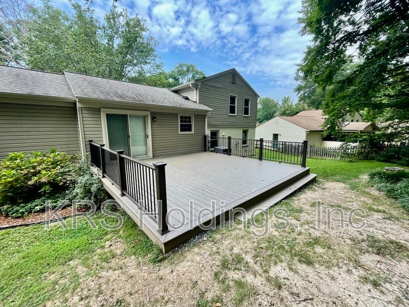 Woodbridge House: 11969 Dolly Madison Cir