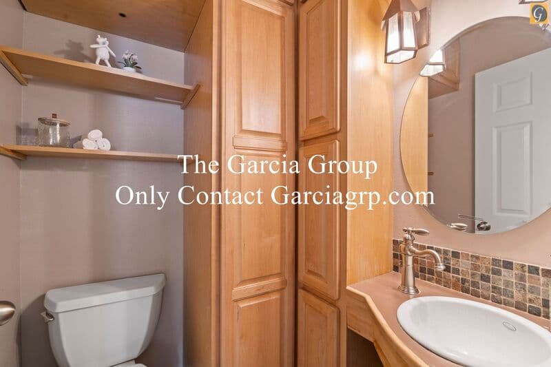 Portland Condo: 843 SW Broadway Dr.