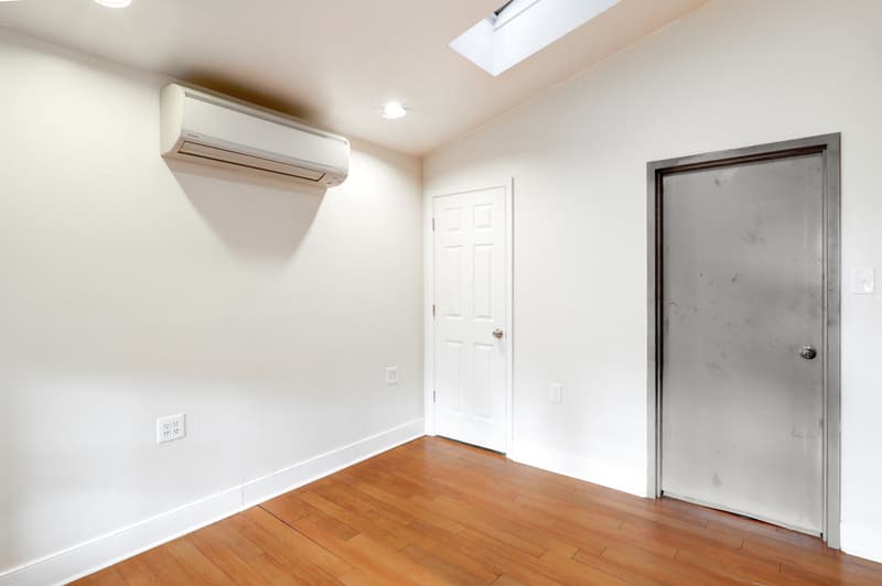 Lancaster House: 121 East Chestnut Street