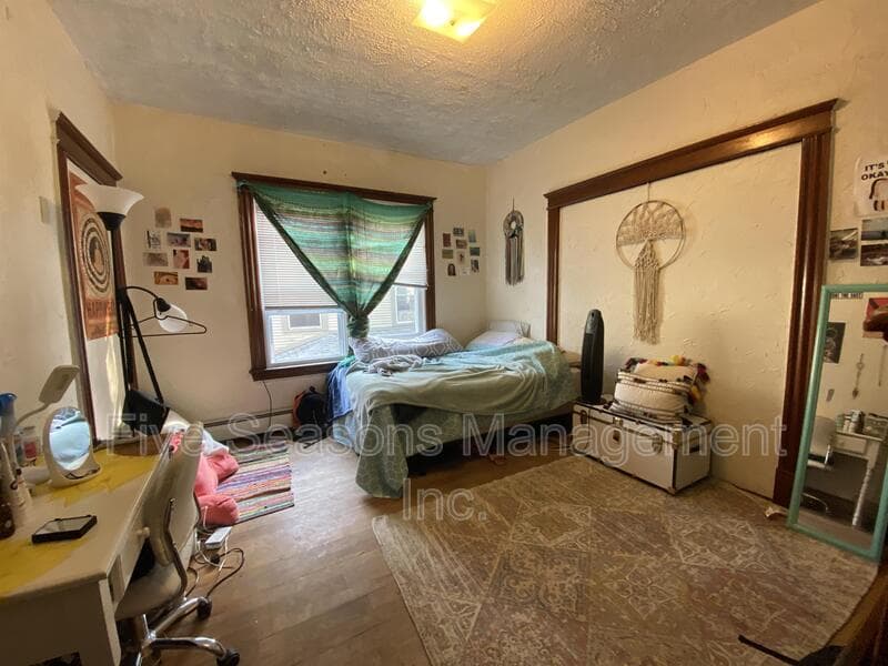 Burlington Condo: 8 Greene St - 4