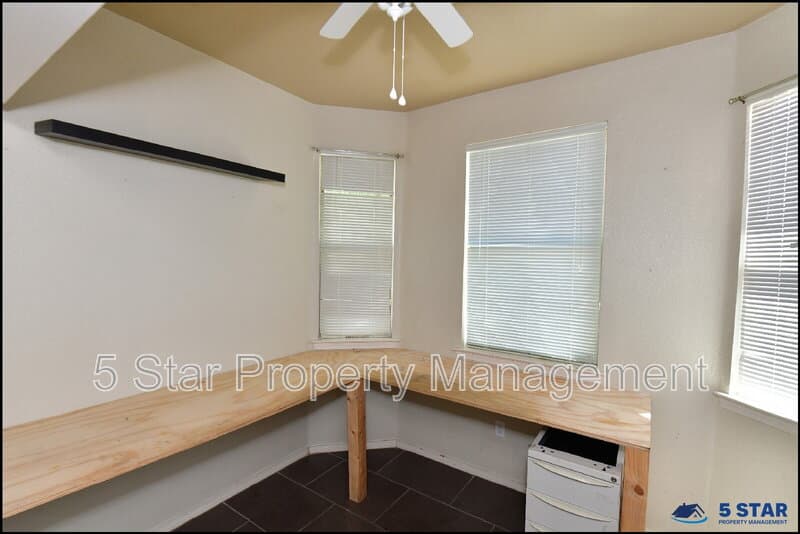 El Paso House: 4913 Adrian Campos St !!