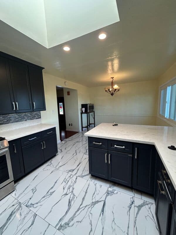 La Mesa House: 4040 Yale Ave