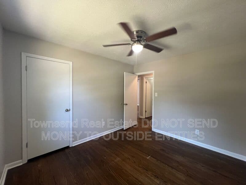 Fayetteville House: 2604 Brentford Dr.