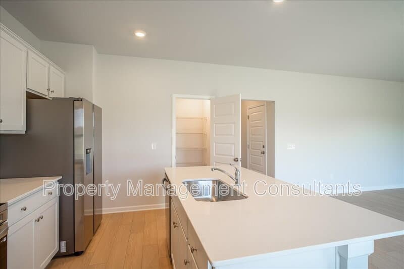 Athens House: 22857 Dashwood Ln