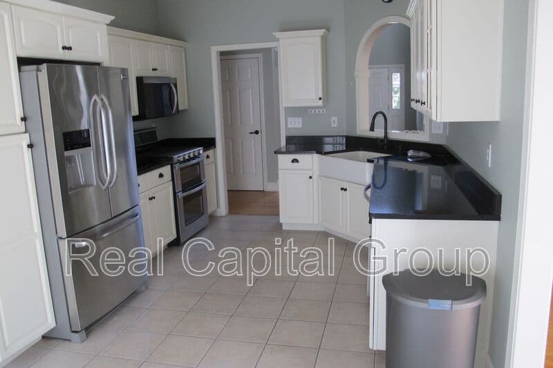 Loudonville House: 26 Cheshire Way