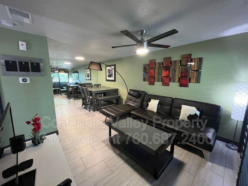 Palm Springs Condo: 2821 Los Felices Cir