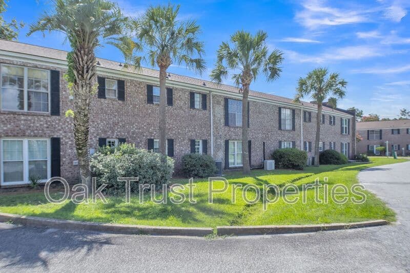 Charleston Condo: 874 S. Colony Dr 15B