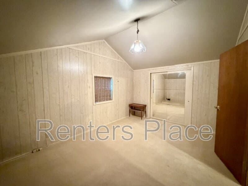 Tulsa House: 8166 South Elwood Avenue