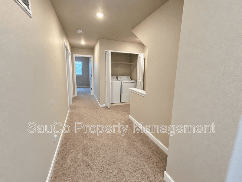 Hillsboro House: 8023 Northeast Sabo Street
