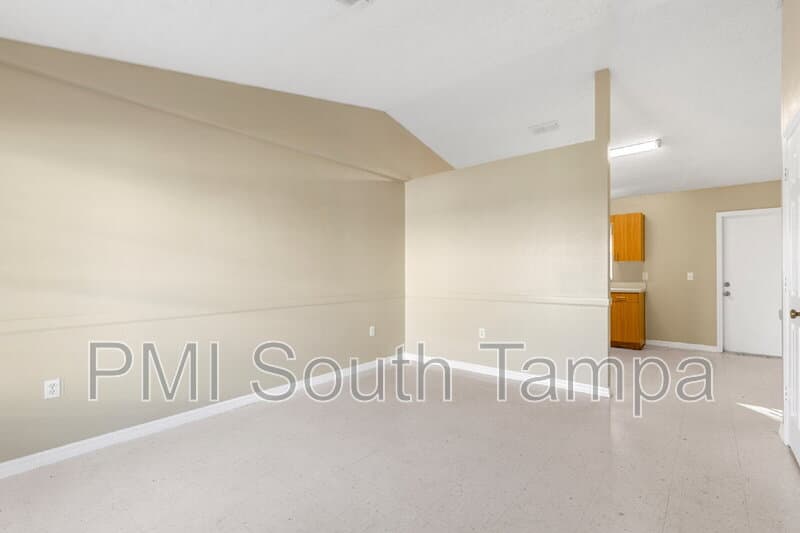 Dade City House: 9926 U.S. 98