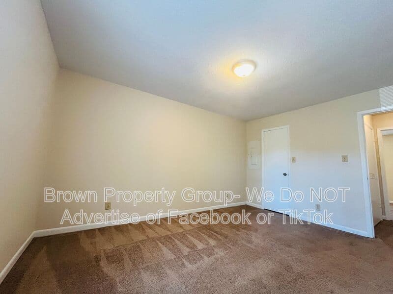 Spring Lake House: 3324 Red Fox Rd