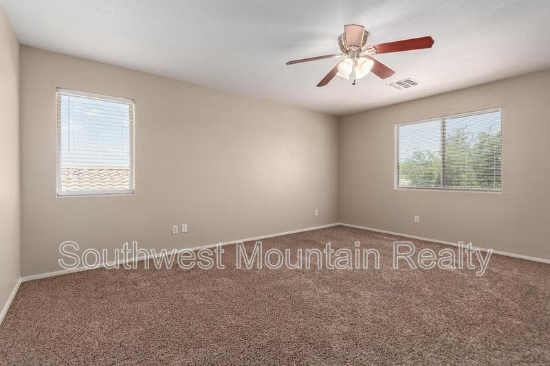 Maricopa House: 44856 W Paitilla Lane