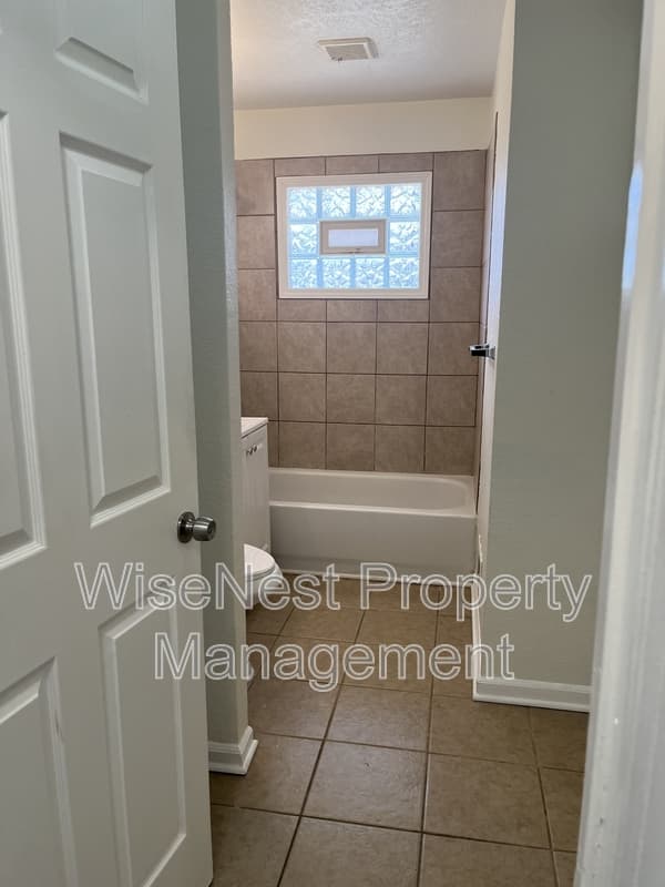 Kansas City House: 10804 Newton Avenue