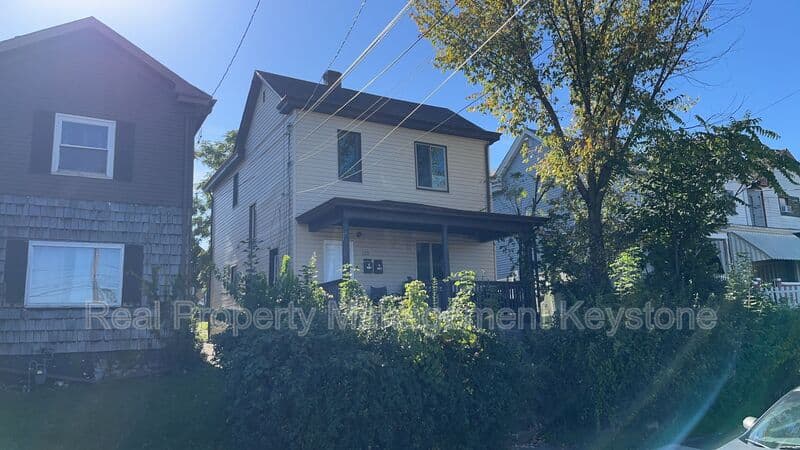 Homestead Condo: 122 E. 16th Ave