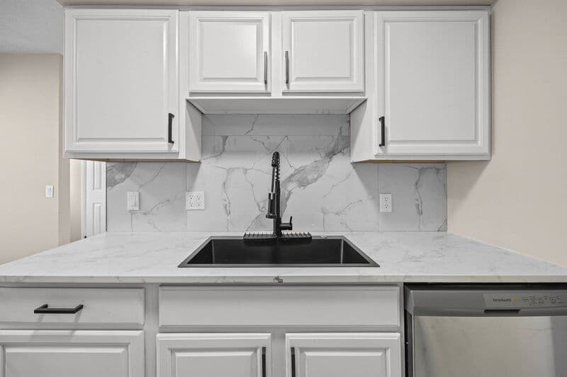 Bloomfield Apartment: 14 Elm Street