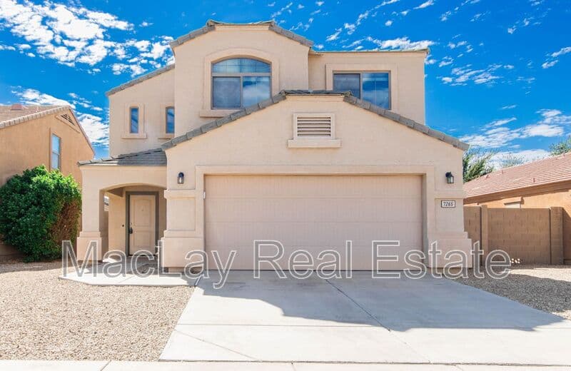 Glendale House: 7265 W Glenn Dr