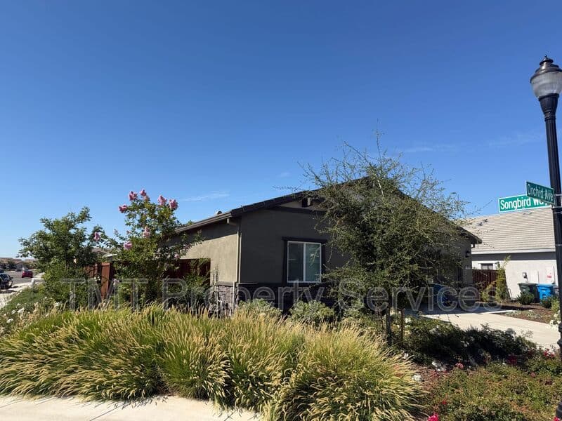 Dixon House: 1705 Orchid Avenue