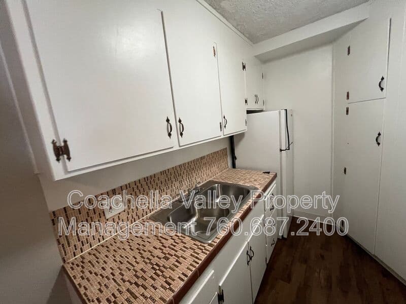 Palm Springs House: 2580 E Tahquitz Canyon Way