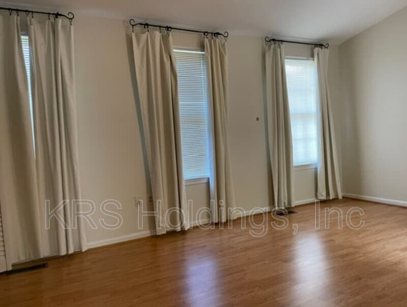 Alexandria Townhome: 6268 Walkers Croft Way