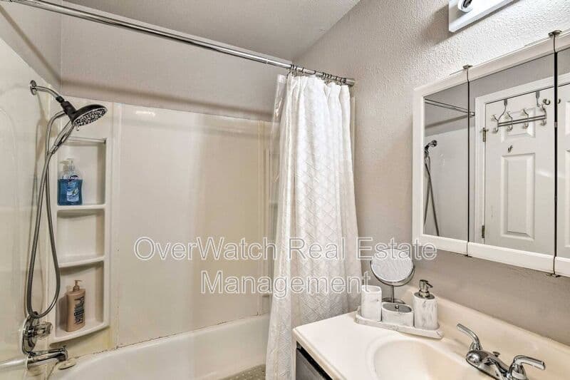 Anchorage Condo: 10601 Boysenberry Pl.