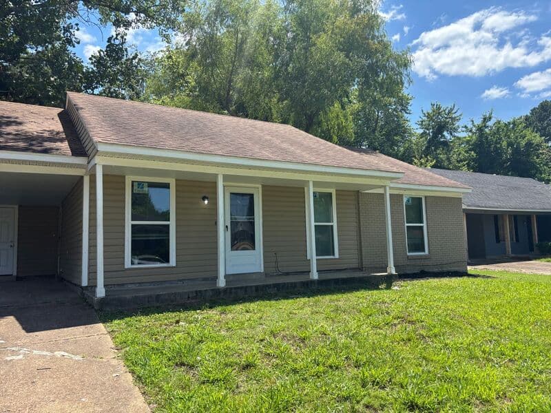 Memphis House: 2771 Northmeade Ave