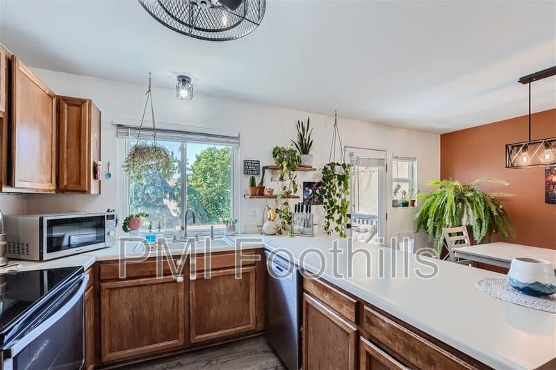 Westminster House: 11516 West 102nd Place