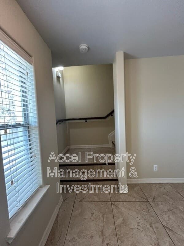Alton Condo: 2603 E. Eisenhower