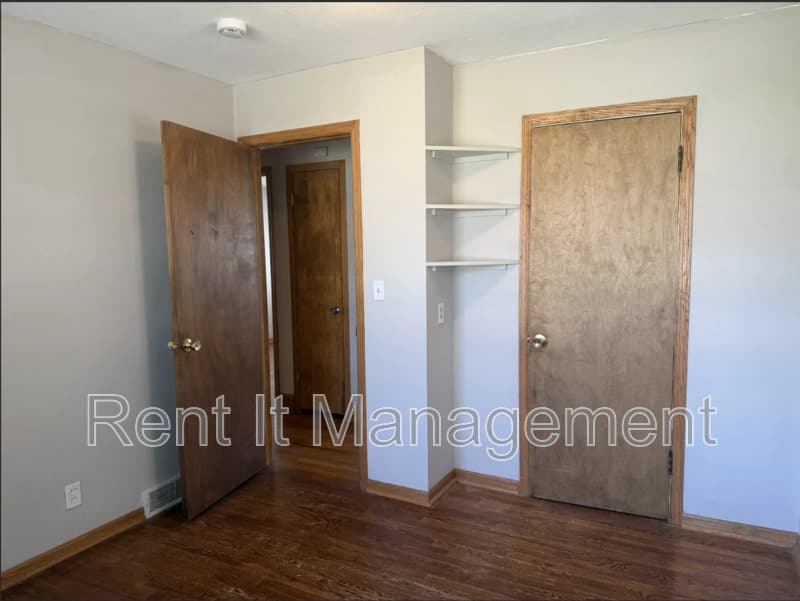Omaha House: 5348 N 47th Ave