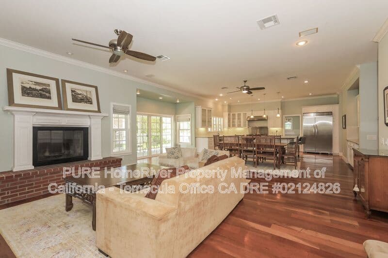 Murrieta House: 36475 Avenida La Cresta