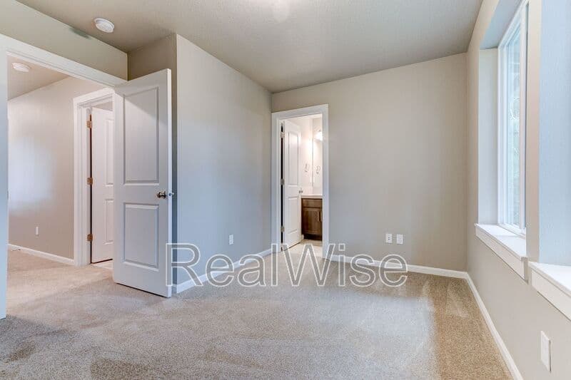 Aloha Townhome: 21303 SW Ortiz Ln