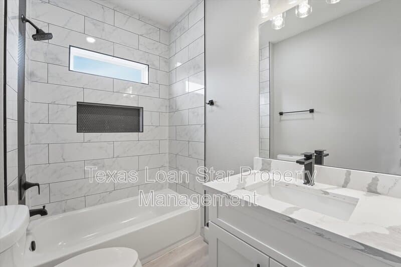 Houston Condo: 3107 Grassmere St
