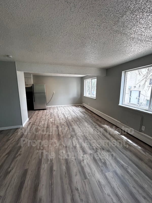 Aurora Condo: 1720 Chester