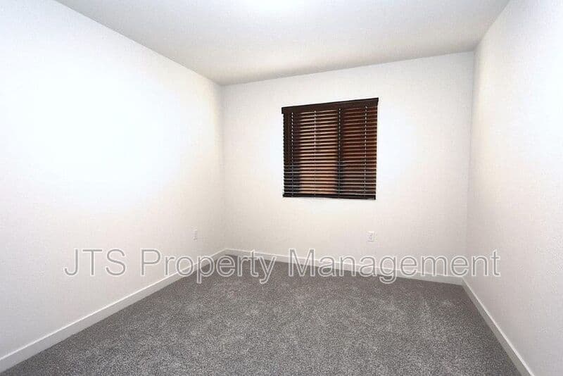 Roseville House: 2049 Shady Tree Circle