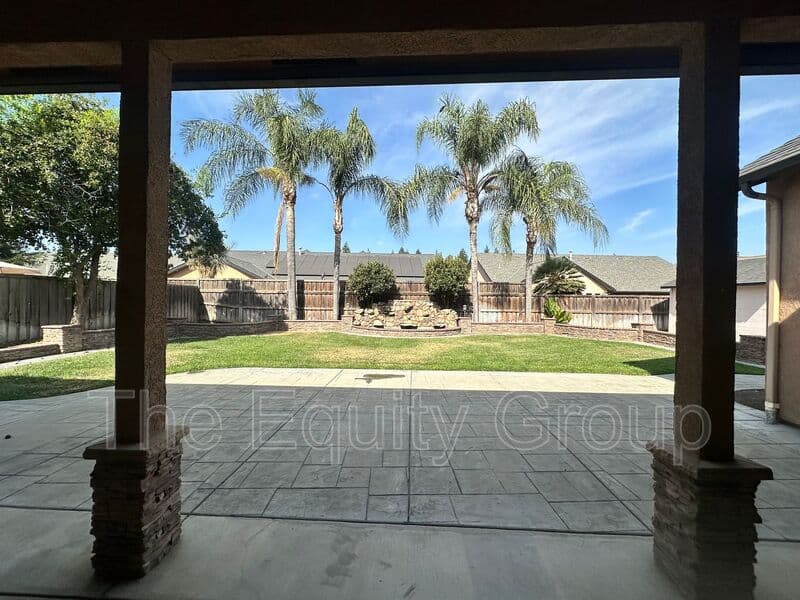 Visalia House: 239 North Preston St