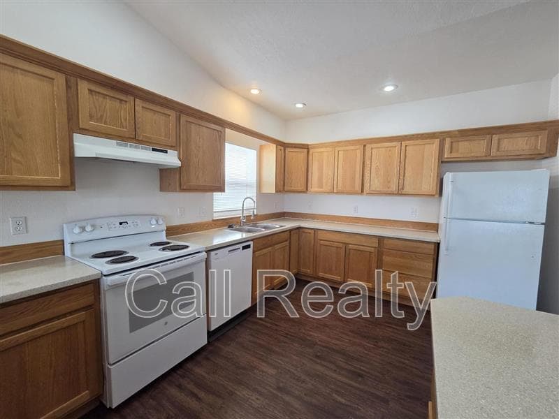 Airway Heights Condo: 825 S Russell st