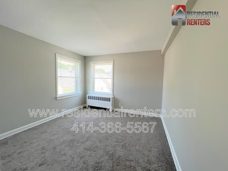 West Allis Condo: 8020 W Becher St