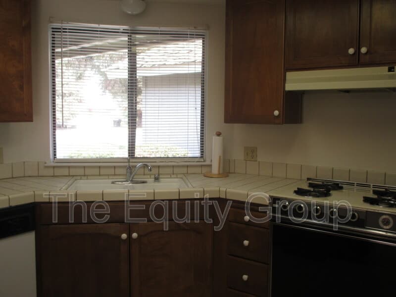 Visalia House: 4043 West Victor Avenue