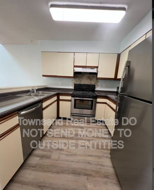 Fayetteville House: 501 Cypress Trace Drive