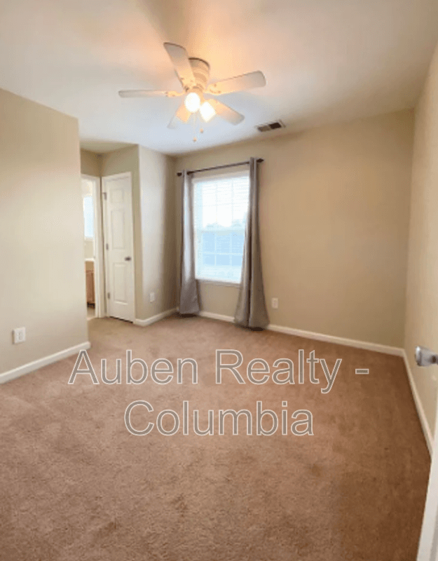 Columbia House: 537 S Bull St