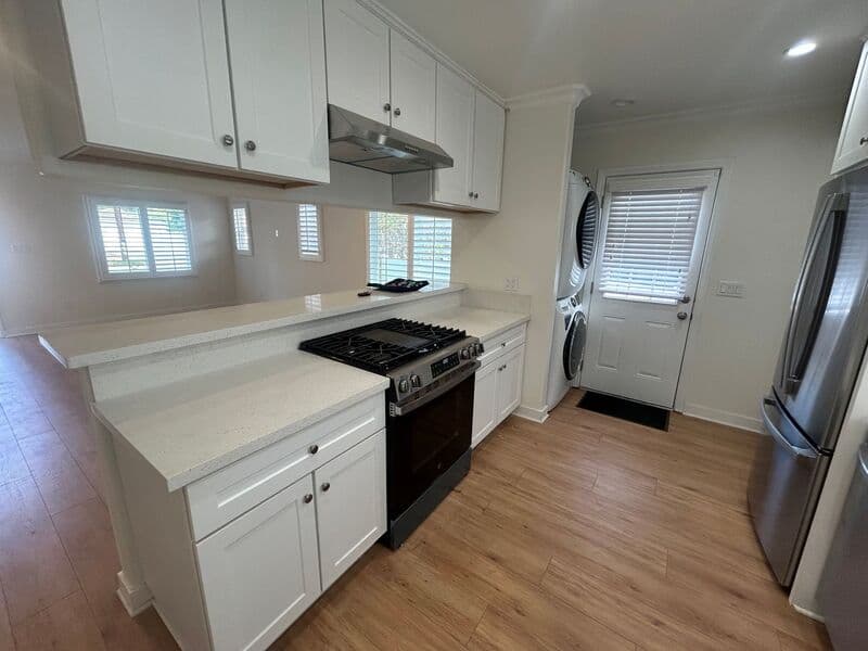 Pasadena House: 648 W Howard Street