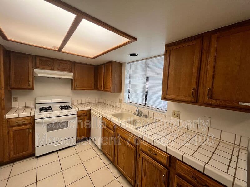 Cathedral City House: 28640 Landau Blvd